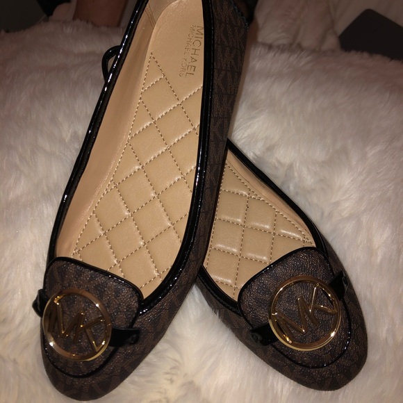 MK Logo Flats